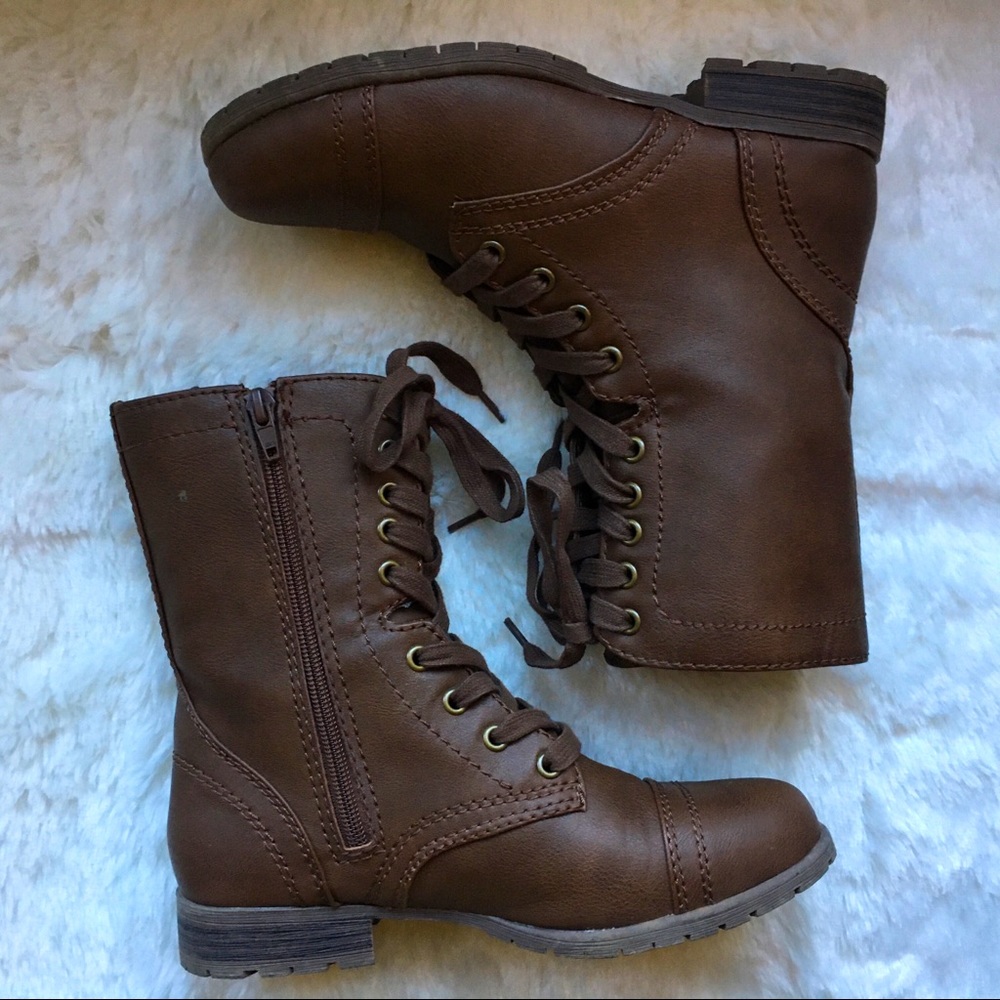 Time and Tru Lace-up brown boots